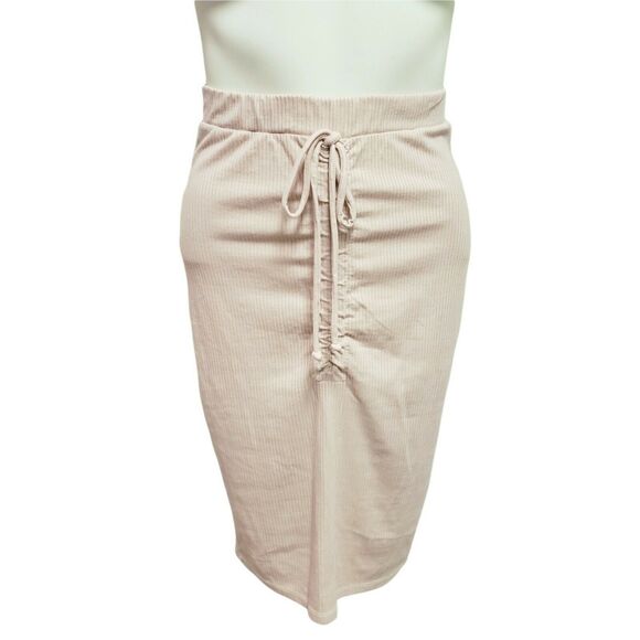 RED HAUTE 2 piece set ribbed snap front top scrunch front skirt rosewood S NEW - Picture 5 of 8